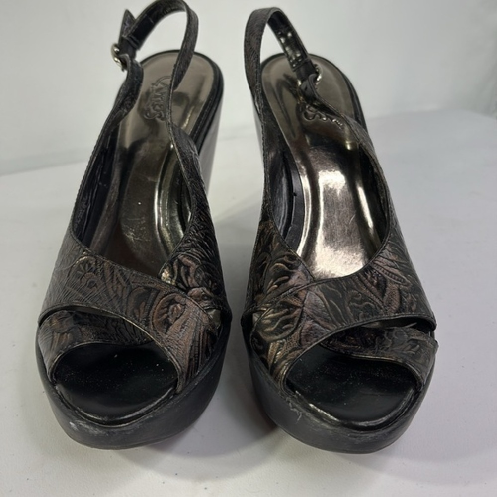 🍎 Carlos Elevate brown and bronze tooled leather platform wedge sling backs.: